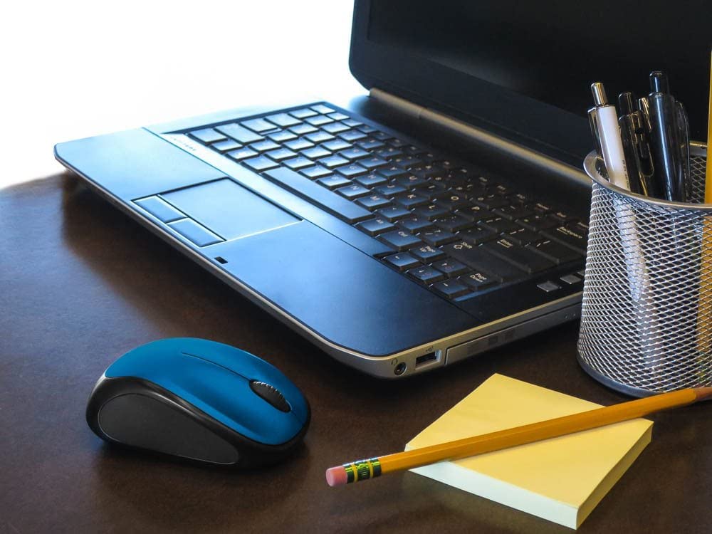 Logitech M317 Wireless Mouse, 2.4 GHz with USB Receiver, 1000 DPI Optical Tracking, 12 Month Battery, Compatible with PC, Mac, Laptop, Chromebook - Blue