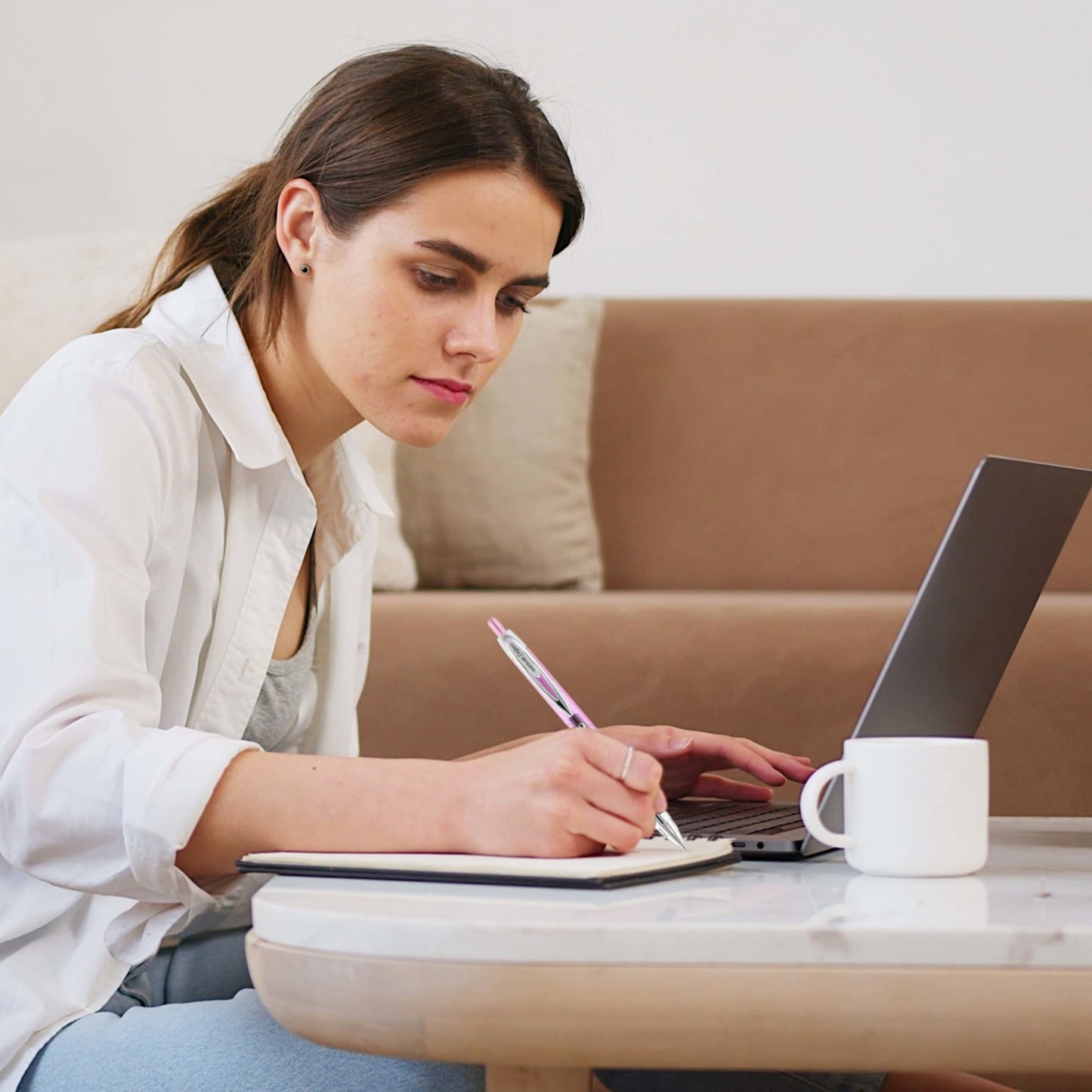 uni-ball 207 Retractable Gel Pens, Medium Point (0.7mm), Black, Pink Ribbon Edition, 12 Count