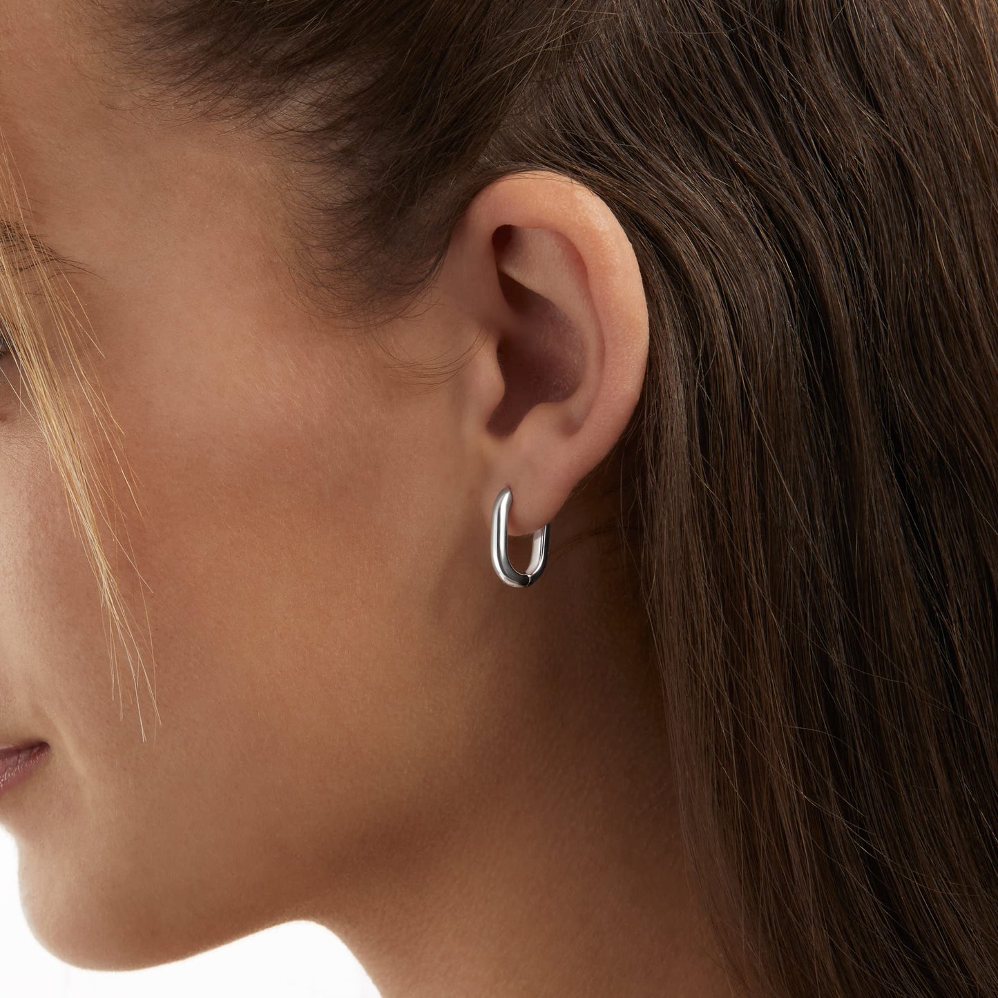 Amazon Essentials Sterling Silver Plated Modern Oval Hoop 15mm, Silver