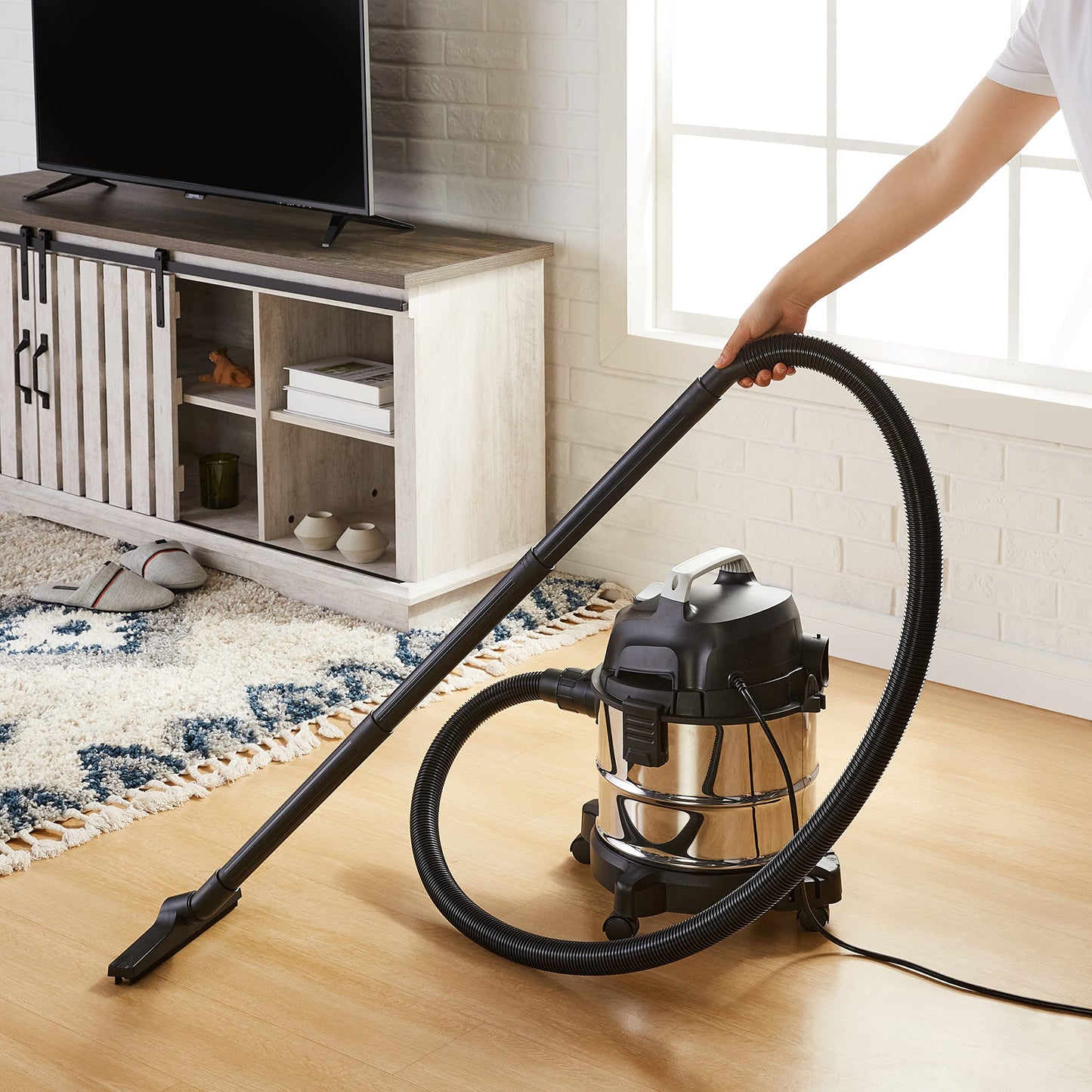 Amazon Basics Wet Dry Vacuum Cleaner, 4 gallon Shop, 3 HP Stainless Steel, Grey/Black