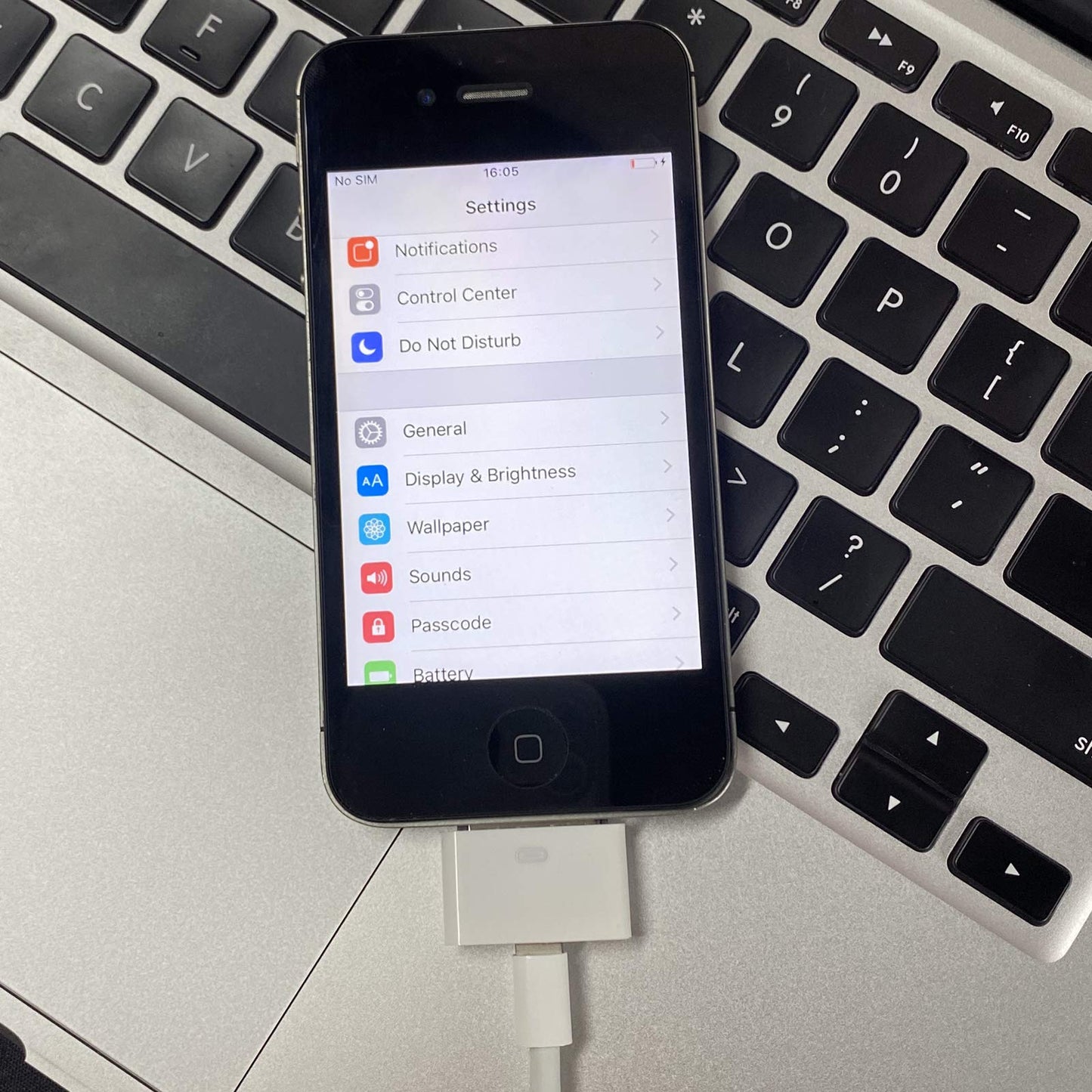 Lightning to 30 Pin Adapter Charging Sync Connector 8 Pin Female to 30 Pin Male Adapter Adapter for Select iPhone, iPad and iPod Models (White)