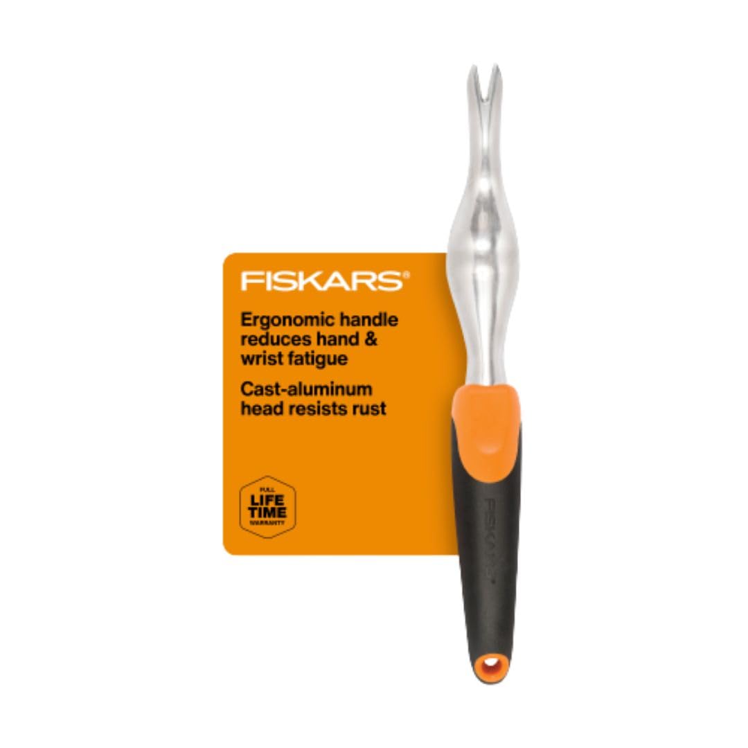 Fiskars Ergo Weeder Tool for Weeding, Heavy Duty Gardening Hand Tool with Ergonomic Handle and Hanging Hole for Storage, Remove Weeds and Roots like Dandelions and Thistles