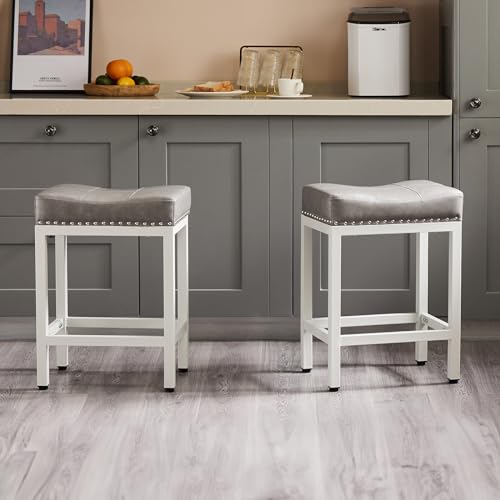 Sweetcrispy 24 Inch Bar Stools Set of 2, Counter Height Barstools for Kitchen Island, PU Leather Upholstered Modern Sadle Barstools with Metal Base and Footrest for Home Bar, Small Apartment, Grey