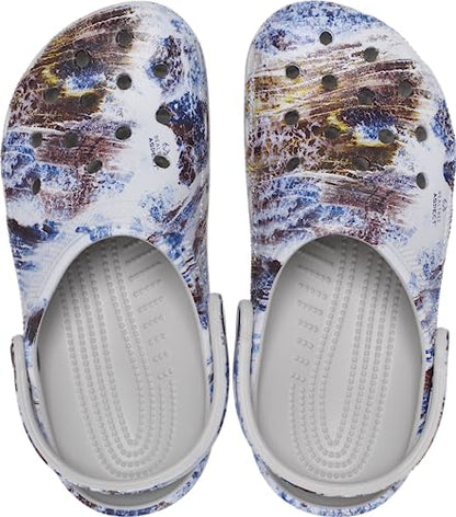 Crocs Unisex-Adult Classic Realtree Clog, Camo Shoes, Atmosphere, 4 Men/6 Women