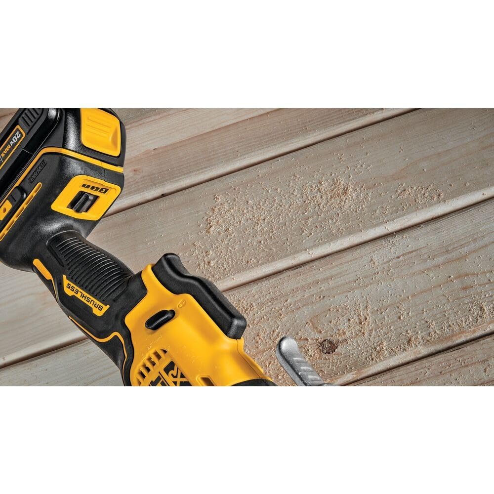 DEWALT 20V MAX XR Oscillating Tool Kit, 3 Speed, With Blades, Battery and Charger Included (DCS356C1)