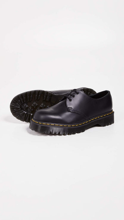 Dr. Martens, Unisex 1461 Bex 3 Eye Oxford, Black Smooth, 7 US Women/6 US Men