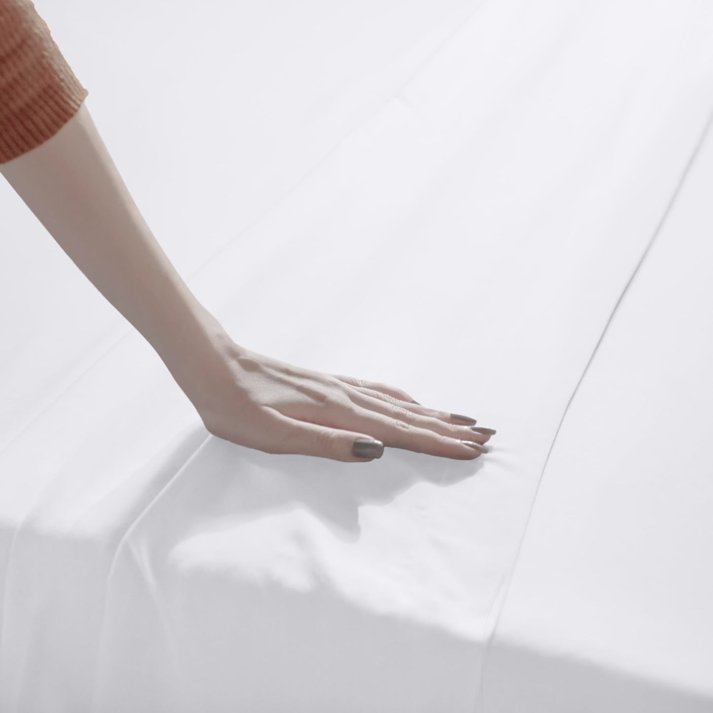 Utopia Bedding Queen Sheet Set, Soft Microfiber 4 Piece Hotel Luxury Bed Sheets for Women, Men, Kids & Teens with Side Storage Deep Pocket Fitted Sheet - Embroidered Pillow Cases - Flat Sheet (White)