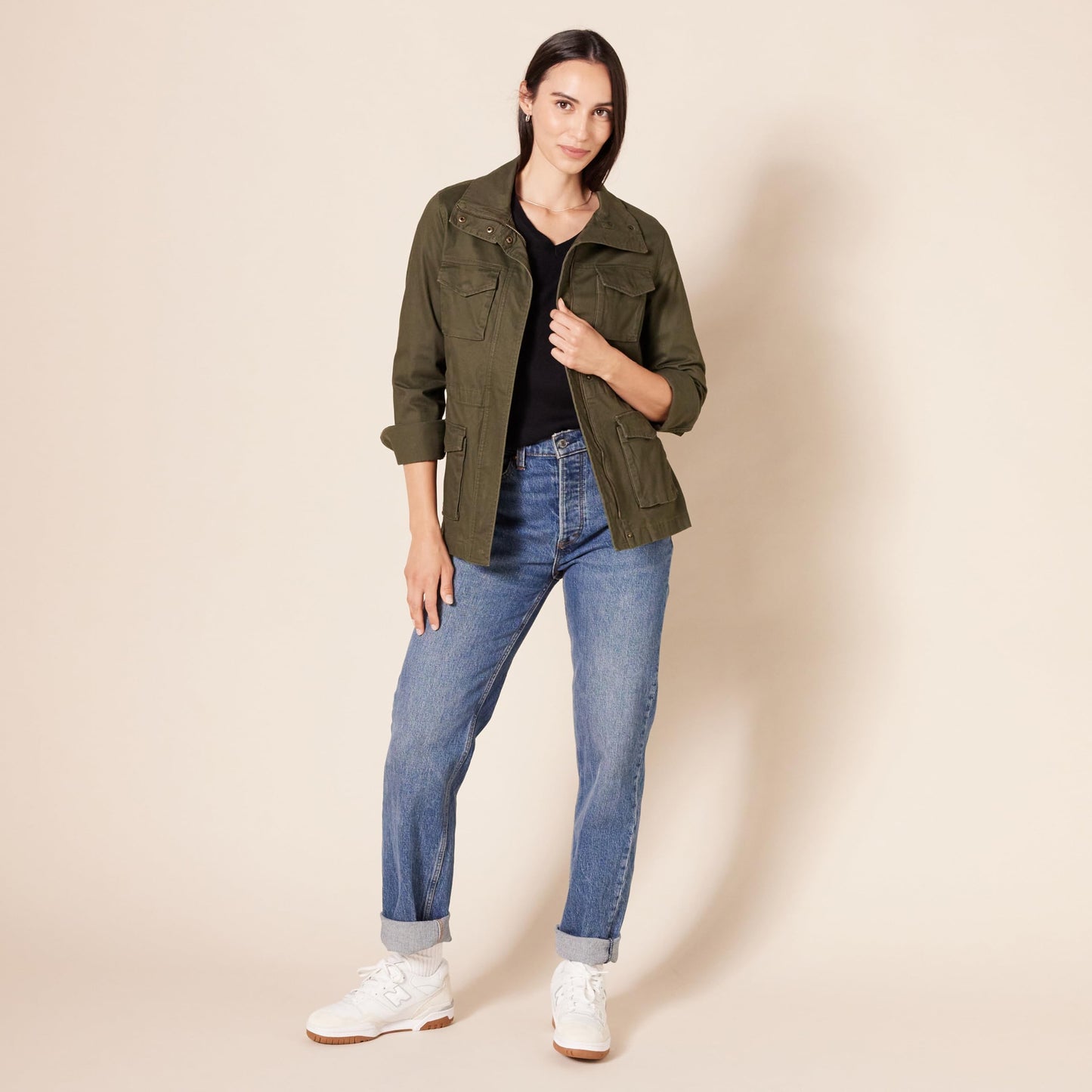 Amazon Essentials Women's Classic-Fit Lightweight Long-Sleeve V-Neck Sweater (Available in Plus Size), Black, X-Small