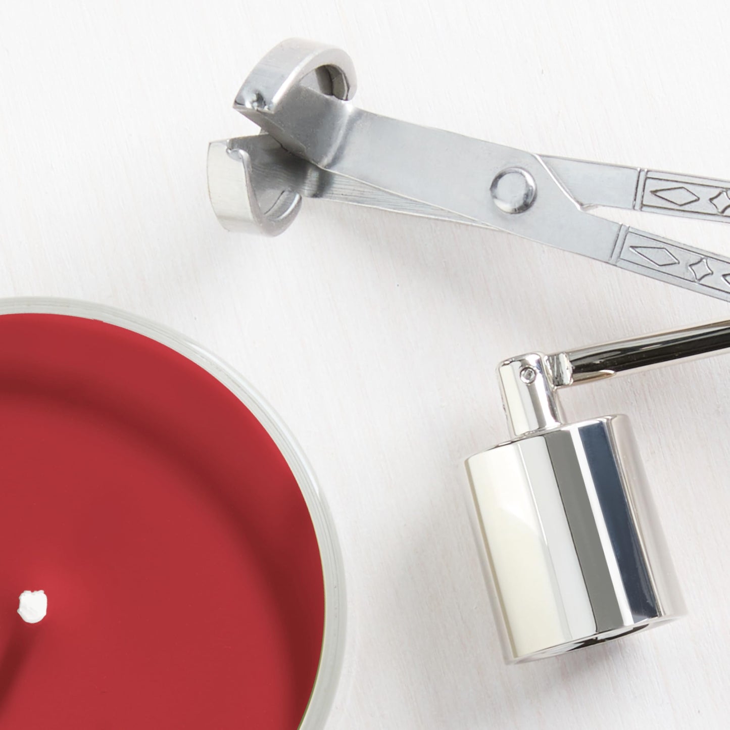 Yankee Candle Macintosh, Fall Scented Candle, 22oz Large Jar with up to 150 Hour Burn Time