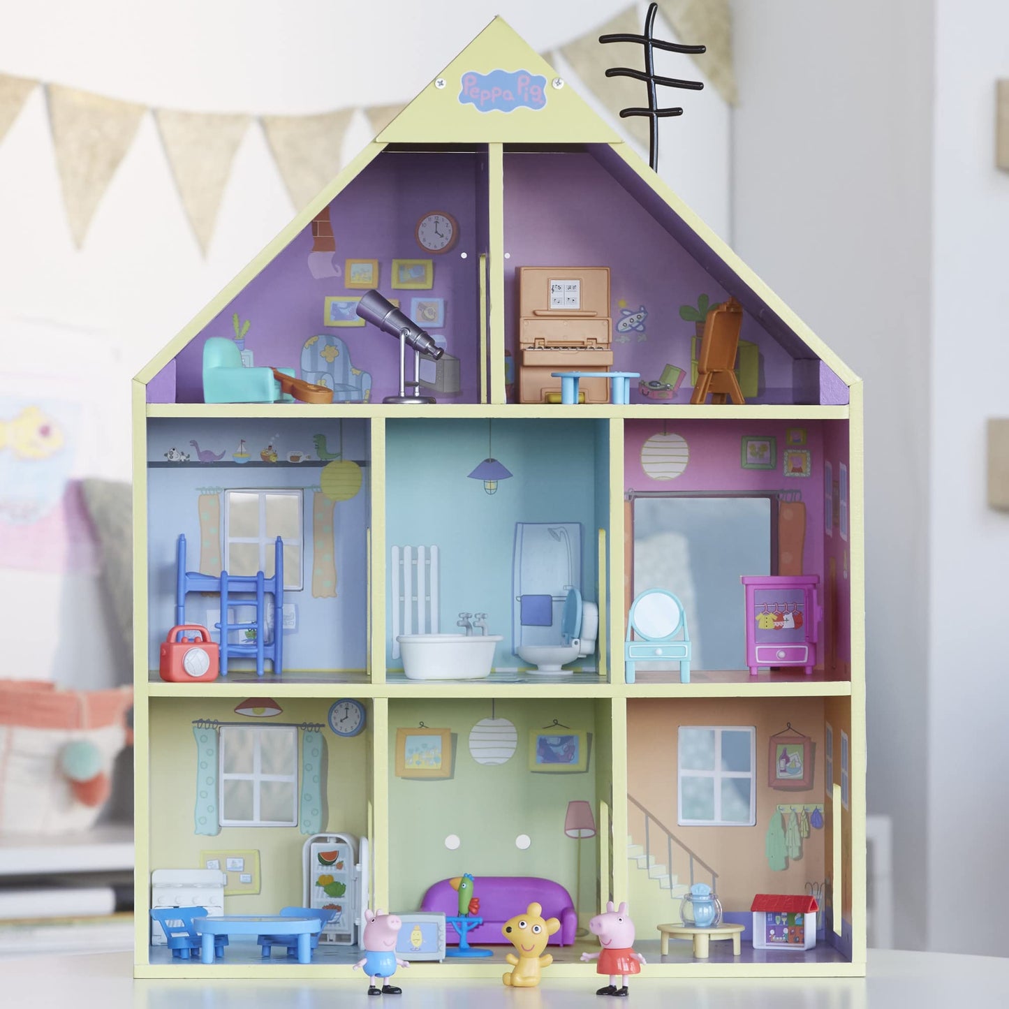 Peppa Pig Wooden Deluxe Playhouse, 8 Rooms, Includes 2 Fun Figures and 29 Accessories, Made of Responsibly Sourced Wood, for Ages 3 and Up (Amazon Exclusive)