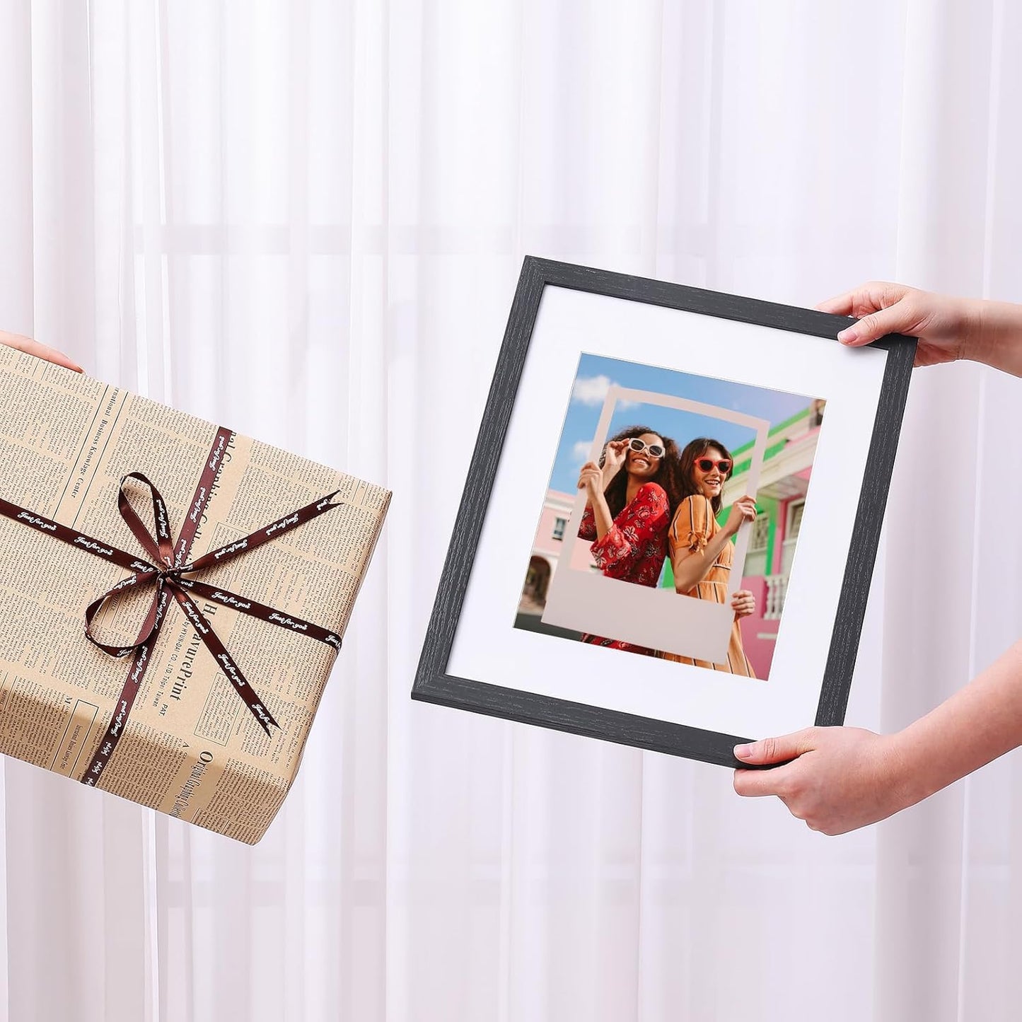 Vittanly 11x14 Picture Frame, Display Pictures 8x10 with Mat or 11x14 without Mat, Photo Frame for Wall Mounting, Black, 1 Pack