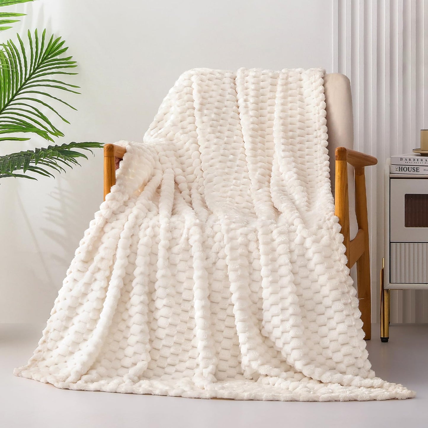 Exclusivo Mezcla Extra Large Soft Fleece Throw Blanket, 50x70 Inches Stylish Jacquard Throw Blanket for Couch, Fuzzy Cozy Lightweight for All Season, Ivory