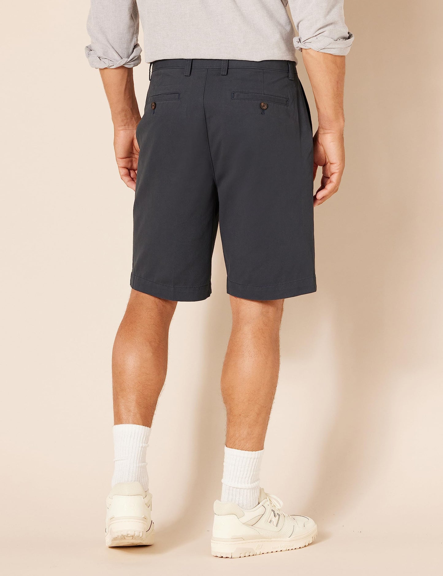 Amazon Essentials Men's Classic-Fit 9" Short, Navy, 42