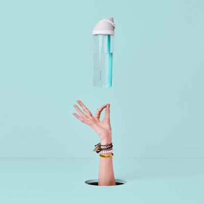 Owala FreeSip Clear Tritan Plastic Water Bottle with Straw, BPA-Free Sports Water Bottle, Great for Travel, 25 Oz, Shy Marshmallow