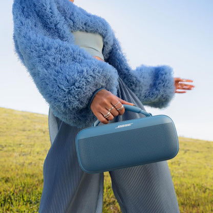 Bose SoundLink Max Bluetooth Speaker - Portable Wireless Party Speaker, IP67 Waterproof, Rope Handle, Up to 20 Hours of Playtime, USB-C, Built-in 3.5mm AUX Input, Blue Dusk