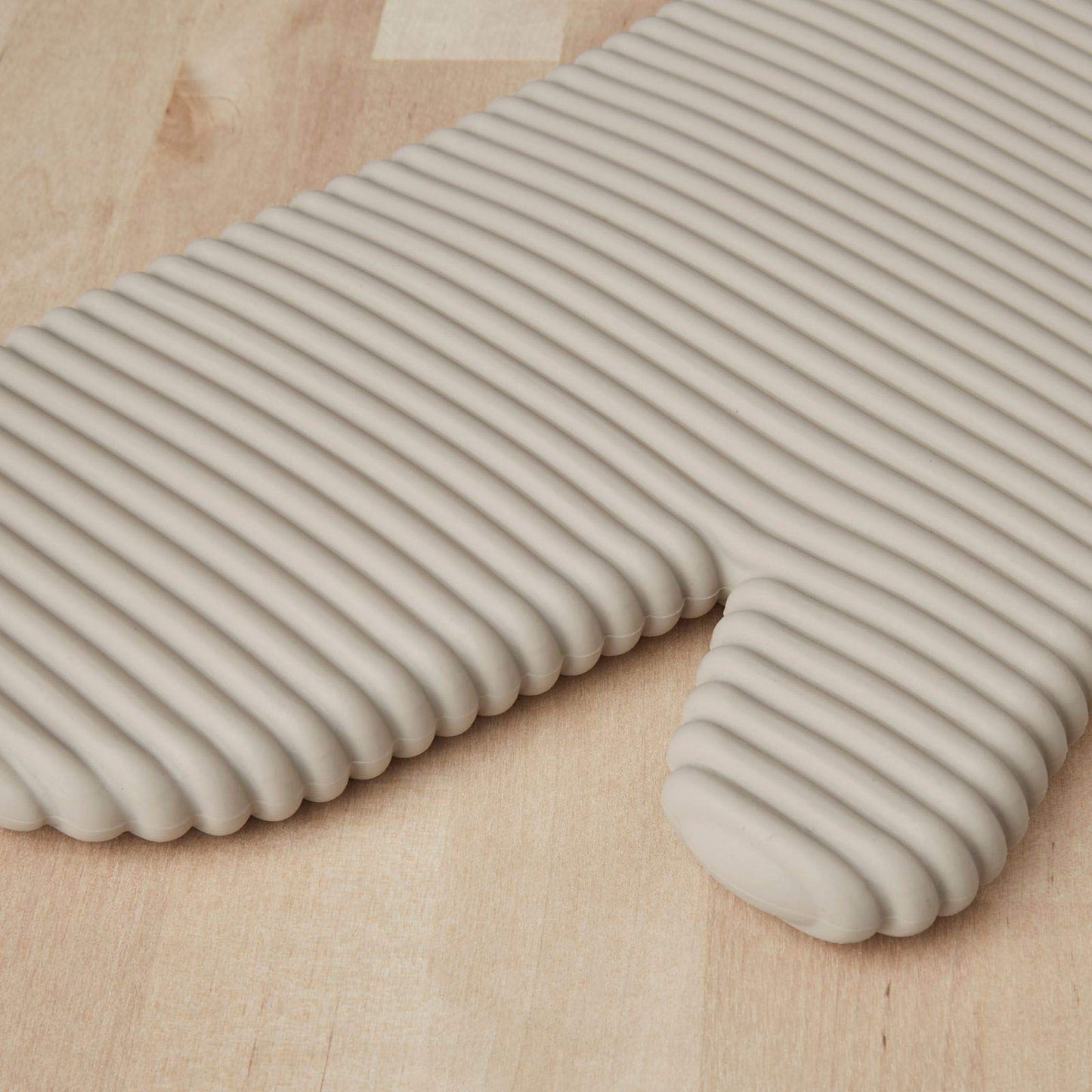 KitchenAid Ribbed Soft Silicone Oven Mitt Set, 7"x13", Milkshake 2 Count