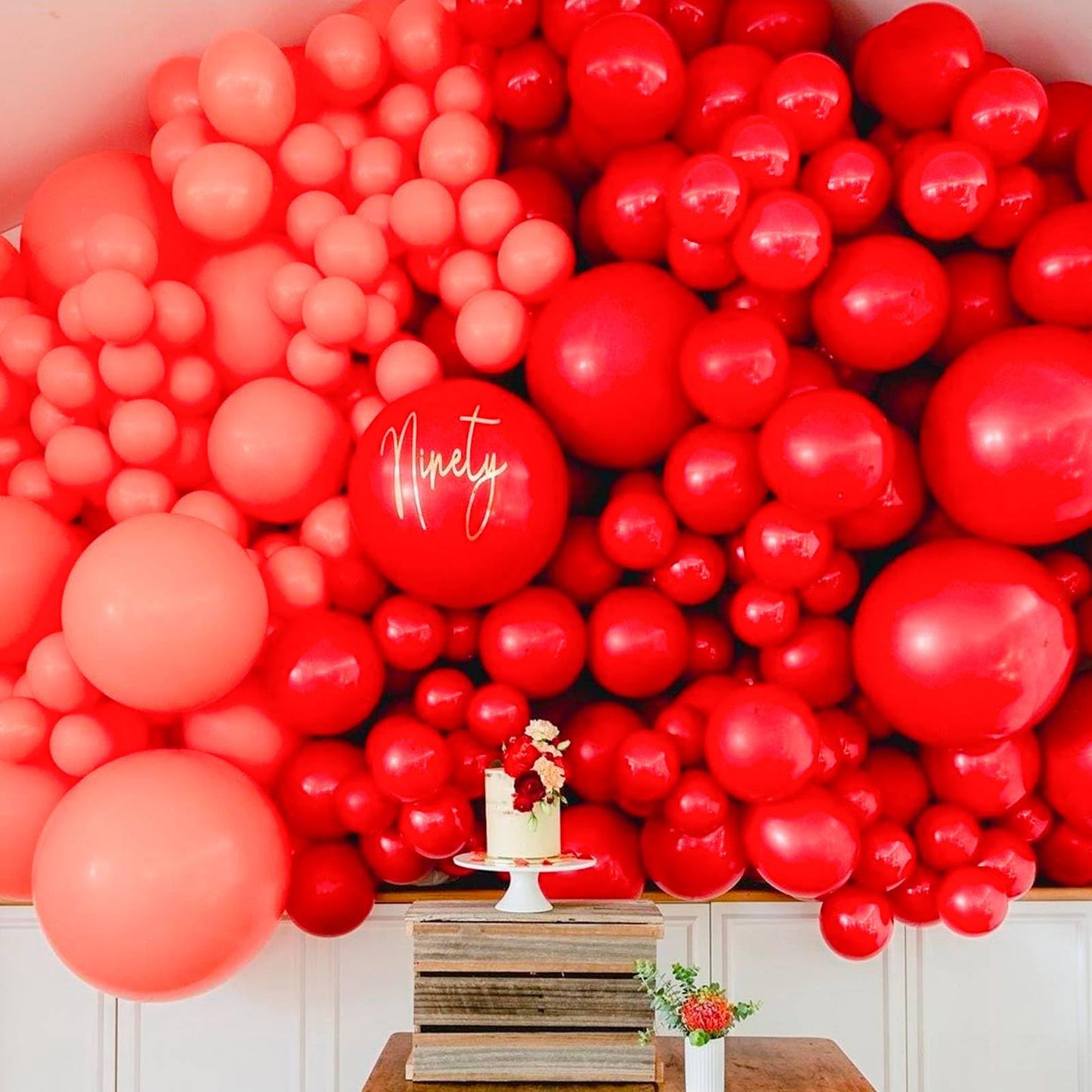 PartyWoo Red Balloons 140 pcs Different Sizes of 18 12 10 5 Inch Red Balloon Arch Kit Garland for Birthday Graduation Bachelorette Citizenship Anniversary Cherry Casino Theme Party Decorations Red-Y57
