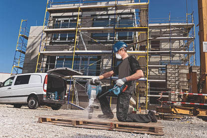 BOSCH GBL18V-71N 18V Cordless Compact Blower, 167 MPH (Bare Tool)