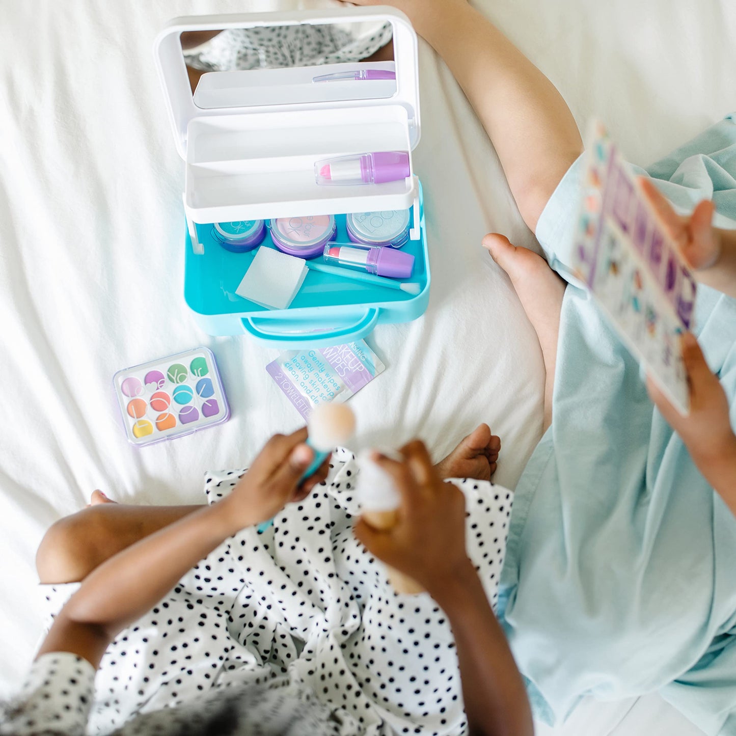 Melissa & Doug Love Your Look Pretend Makeup Kit (16 pcs) – Kids Vanity Set with Realistic Accessories, Mess-Free Fake Makeup for Girls, Dress-Up & Imaginative Play Toy, Ages 3++