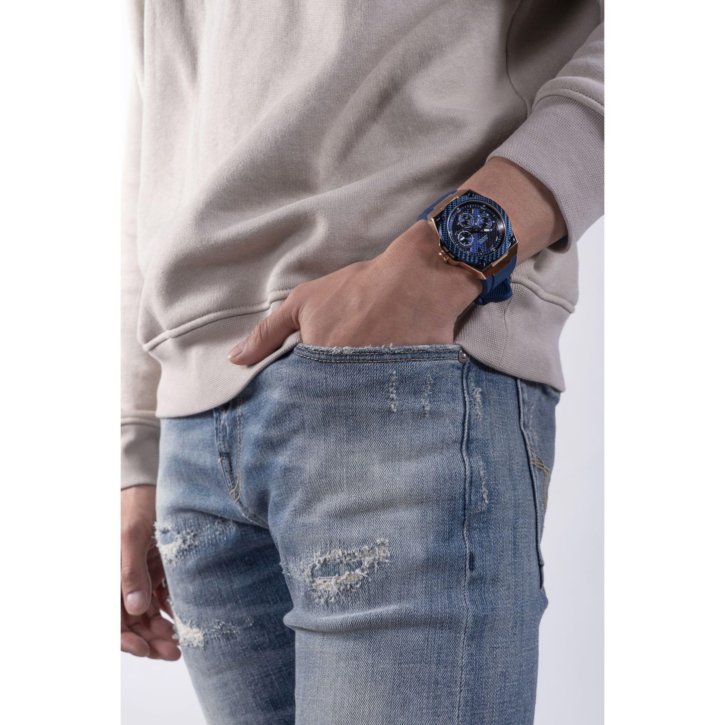 GUESS Comfortable Iconic Blue Stain Resistant Watch with Rose Gold-Tone Day, Date + 24 Hour Military/Int'l Time. Color: Blue (Model: U1049G2)