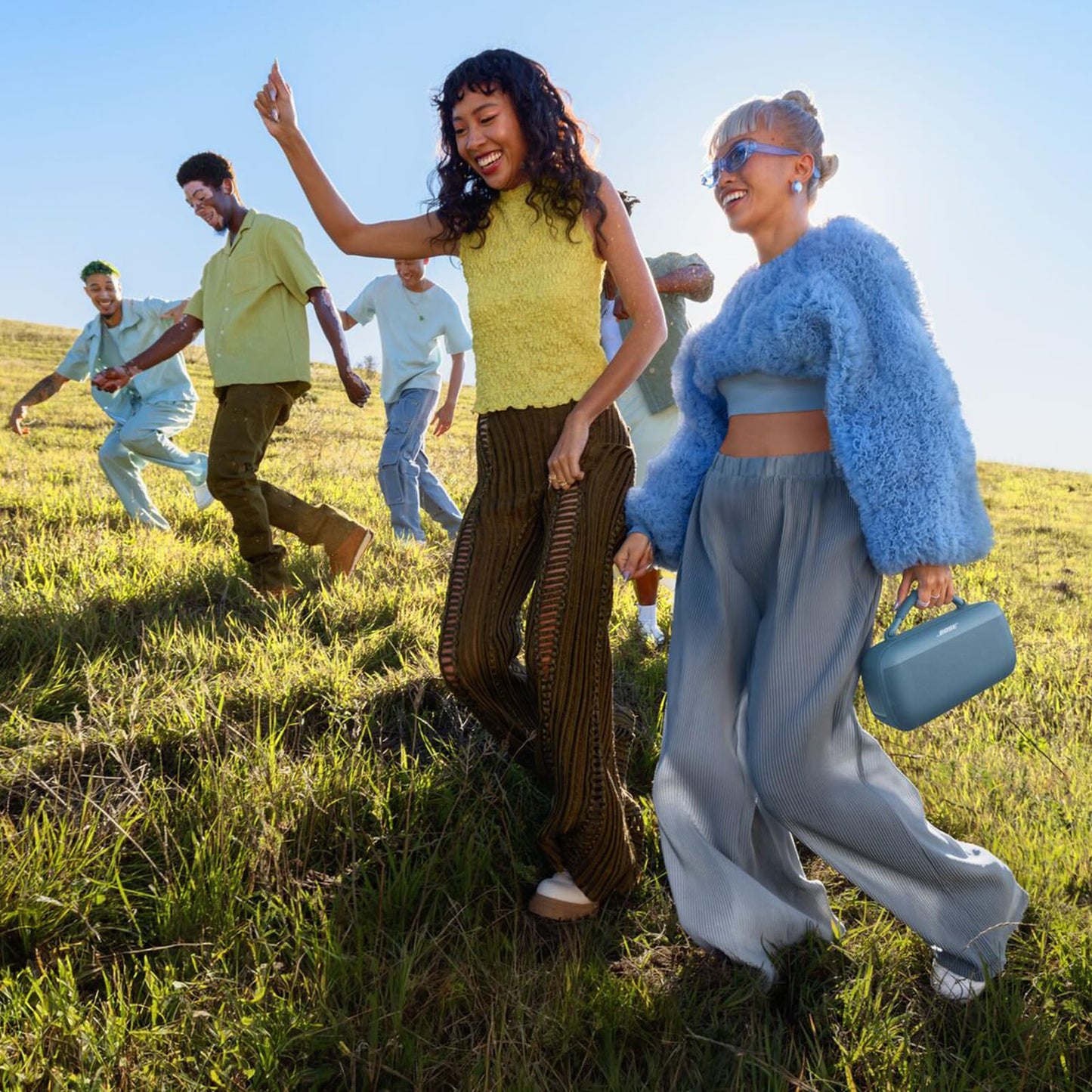 Bose SoundLink Max Bluetooth Speaker - Portable Wireless Party Speaker, IP67 Waterproof, Rope Handle, Up to 20 Hours of Playtime, USB-C, Built-in 3.5mm AUX Input, Blue Dusk