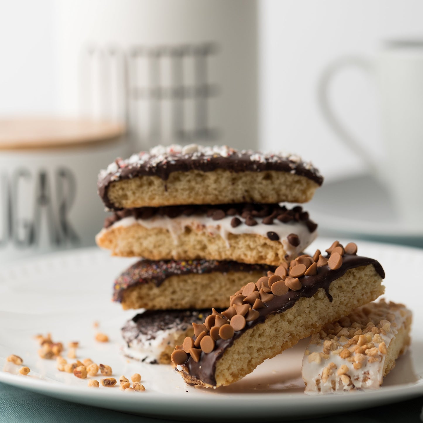 Oh! Nuts Gourmet Gift Baskets - 18 Biscotti Cookie Chocolate Gift Basket - Unique Prime Holiday, Birthday, Anniversary, Corporate Tray for Men, Women