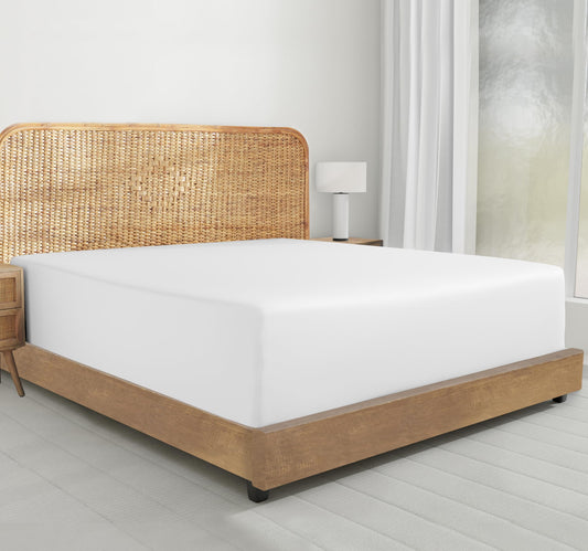 California Design Den 100% Organic Cotton Fitted Sheet Queen Size Only - Percale Queen Deep Pocket Fitted Sheet, Lightweight, Snug-Fit, Crisp, Durable - White