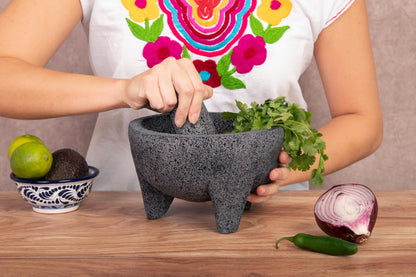 Molcajete 6 in Mexican, Handmade with Natural Volcanic Stone, Artisanal Kitchen Utensil for Grinding with Pores for Crushing, Specially Designed for Grinding Spices, Sauces, and Guacamole