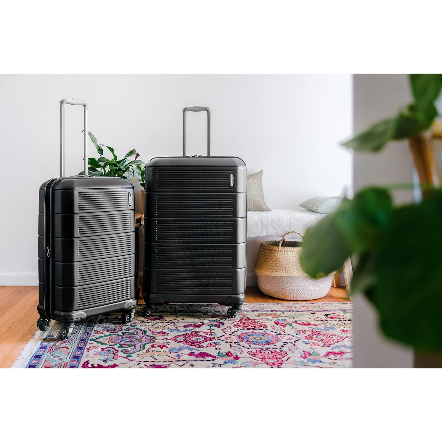 American Tourister Stratum 2.0 Expandable Hardside Luggage with Spinner Wheels, Jet Black, Carry-on