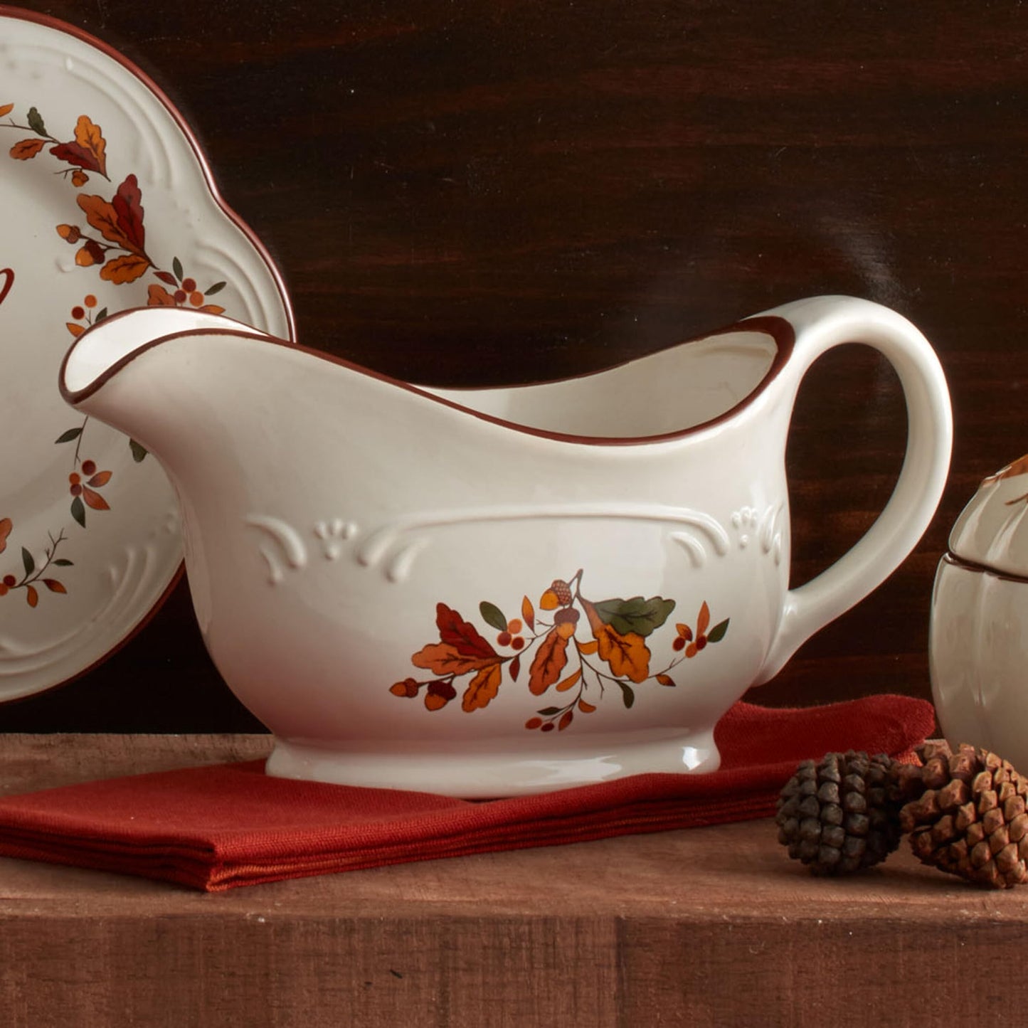 Pfaltzgraff Autumn Berry Gravy Boat, Cream, 9 Inches