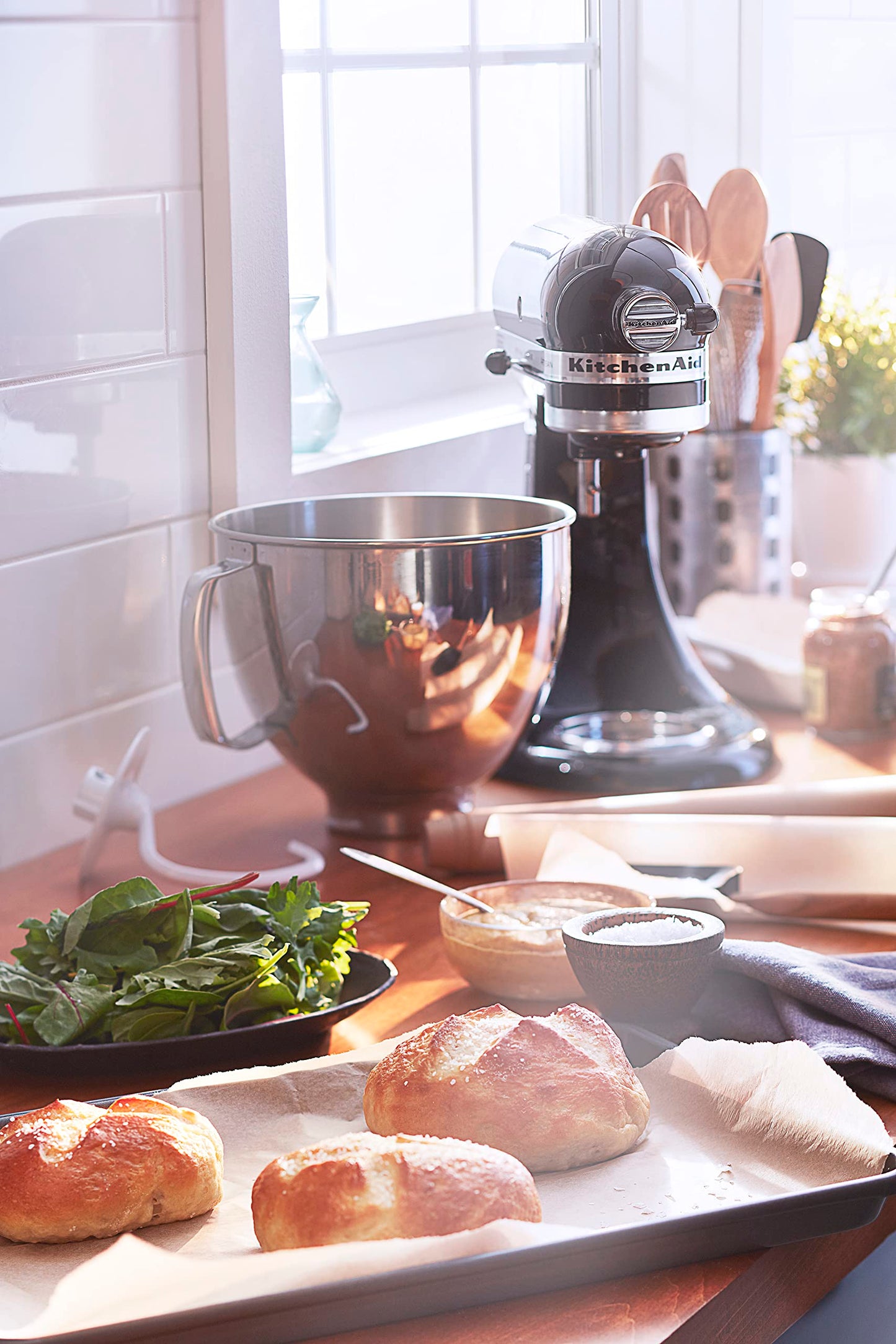 KitchenAid Artisan Series 5 Quart Tilt Head Stand Mixer with Pouring Shield KSM150PS, Onyx Black