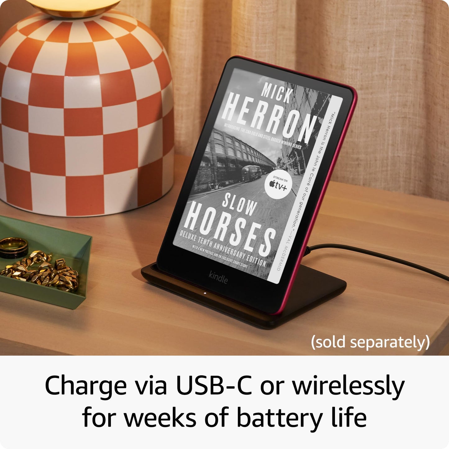 Kindle Paperwhite Signature Edition Essentials Bundle including All-new Kindle Paperwhite Signature Edition (32GB) - Black, Fabric Cover - Black, and Wireless Charging Dock
