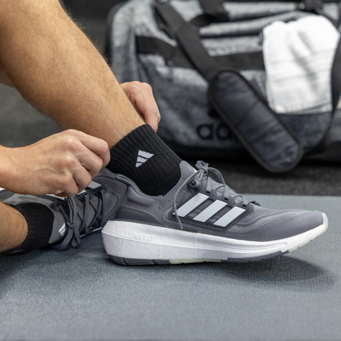 adidas Men's Socks, Athletic Cushioned Quarter 6-Pack, Ankle Fit with Arch Support