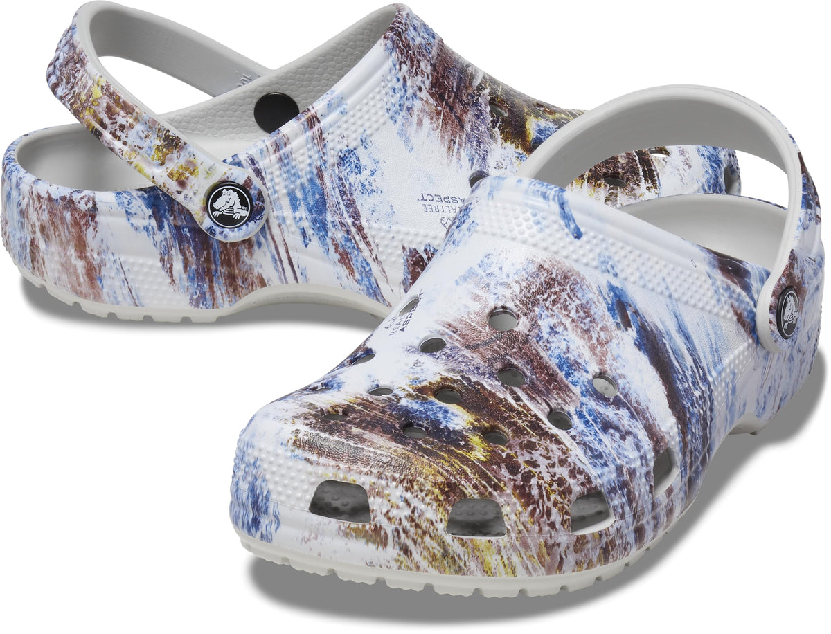 Crocs Unisex-Adult Classic Realtree Clog, Camo Shoes, Atmosphere, 4 Men/6 Women