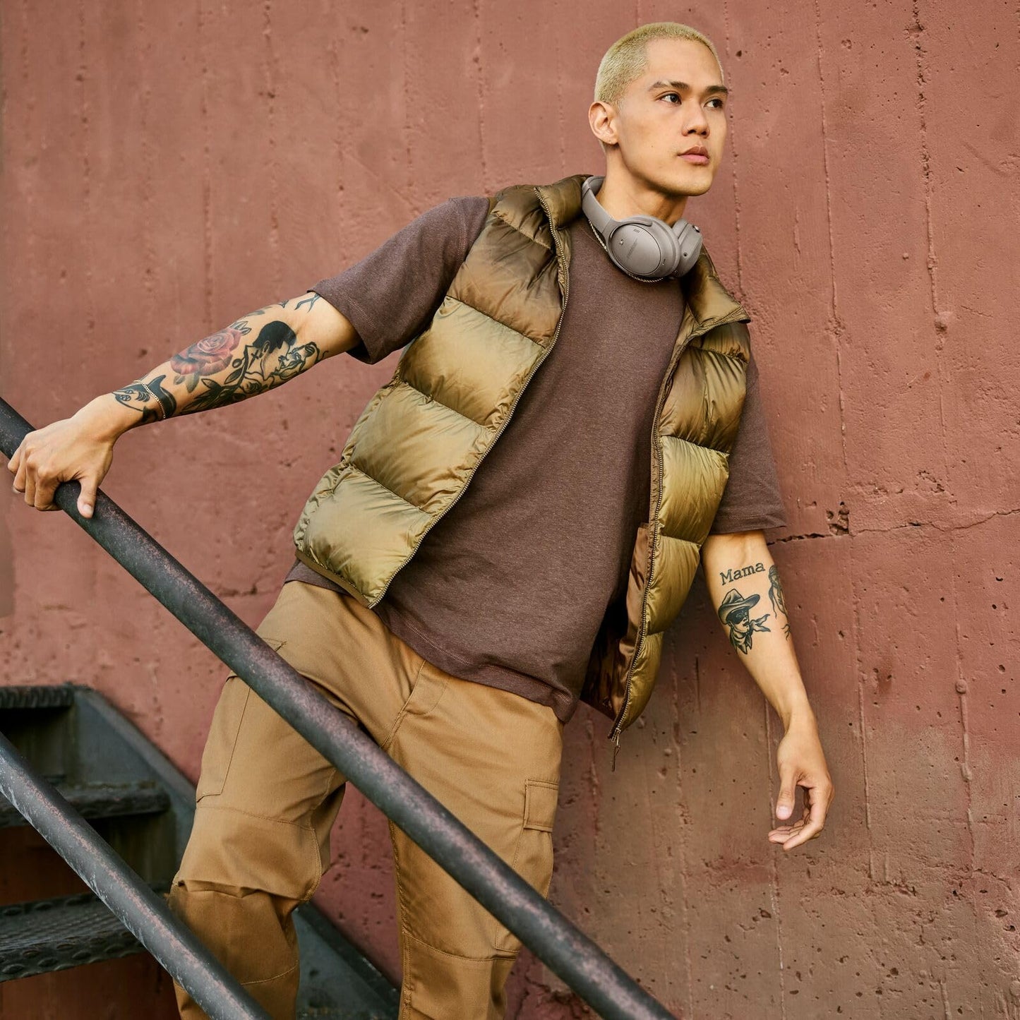 Bose QuietComfort Headphones - Wireless Bluetooth Headphones, Active Over Ear Noise Cancelling and Mic, USB-C Charging, Deep Bass, Up to 24 Hours of Playtime, Sandstone