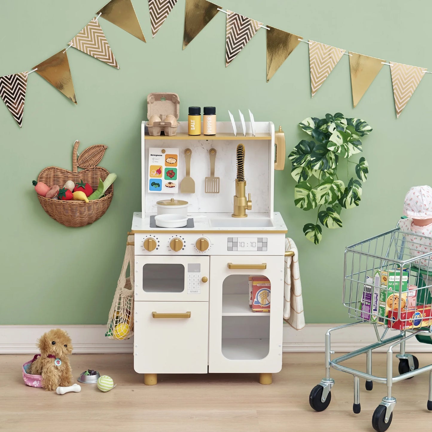 Teamson Kids Little Chef Memphis Play Kitchen, White/Gold