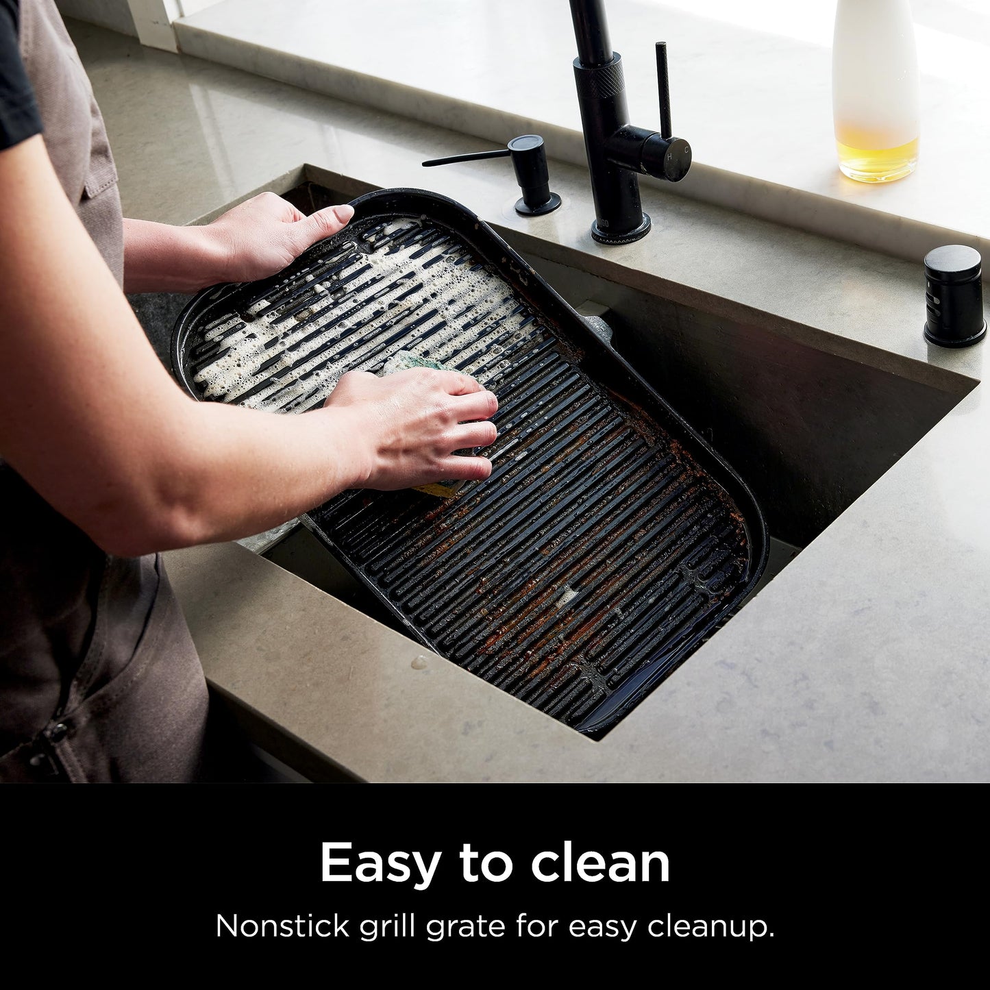 Ninja, Woodfire Pro XL Outdoor Grill & Smoker, Thermometer, 4-in-1 Master Grill, BBQ Smoker, Outdoor Air Fryer, Bake, Portable, Electric Grill, Dark Grey, OG850