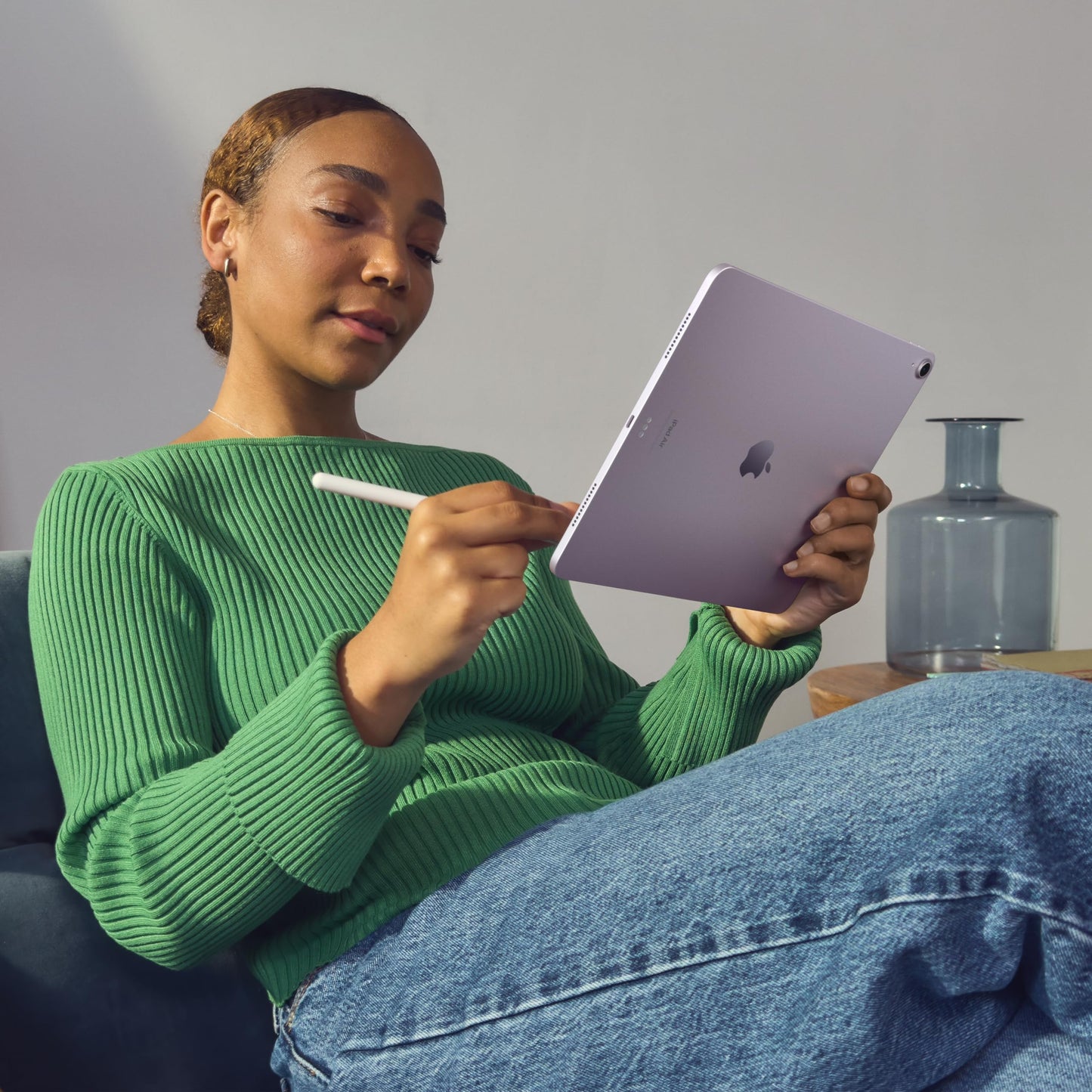 Apple iPad Air 11-inch (M2): Built for Apple Intelligence, Liquid Retina Display, 256GB, 12MP Front/Back Camera, Wi-Fi 6E, Touch ID, All-Day Battery Life — Purple