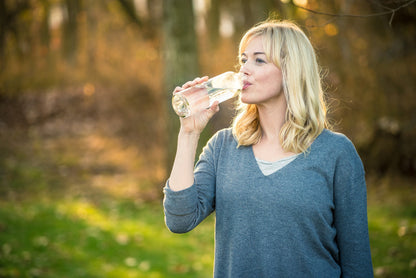 Epica glass bottles with lids – 18oz glass water bottles, reusable juice jar with lids for storing juices, reusable water bottle durable & ecofriendly set of 6