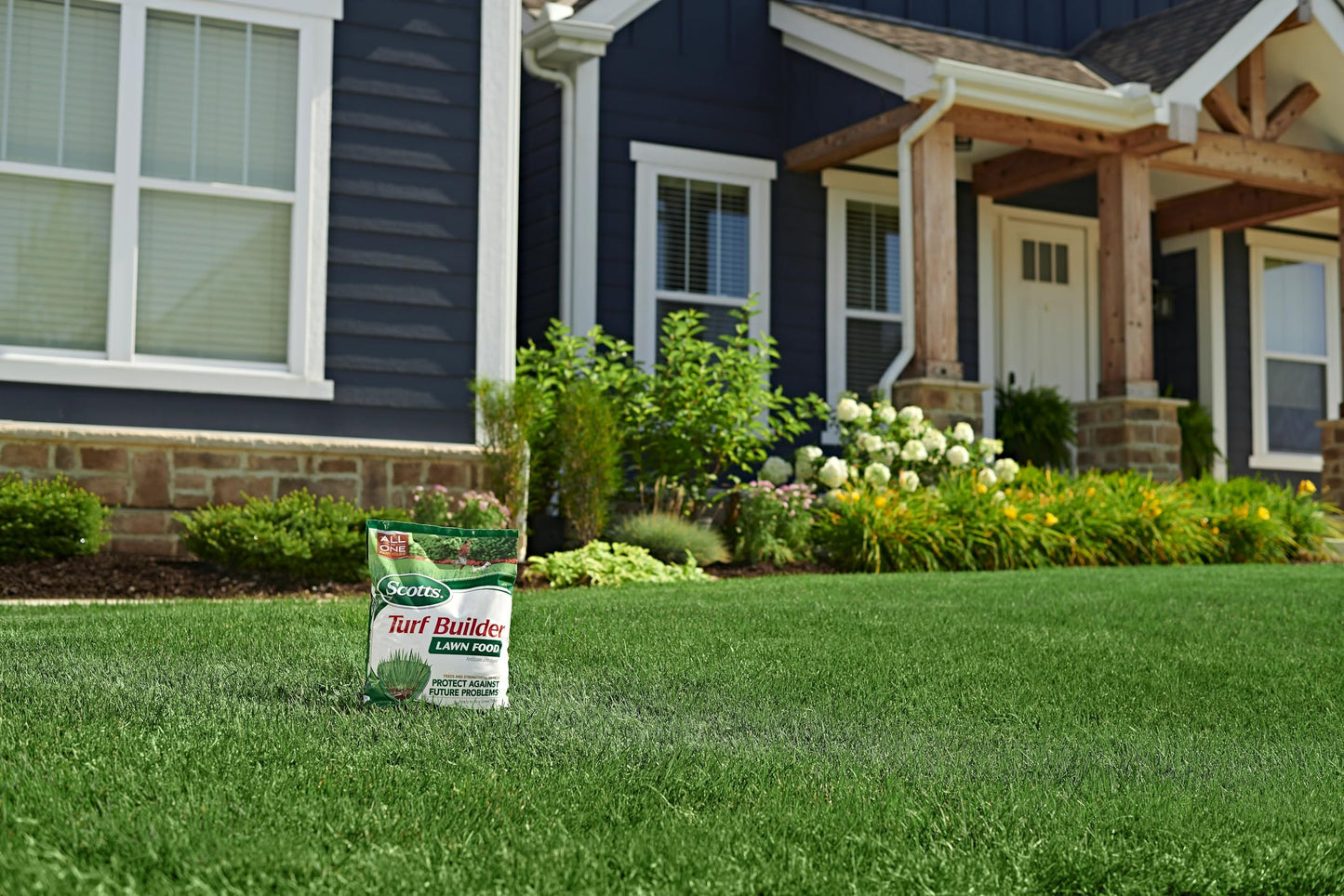 Scotts Turf Builder Lawn Food - Fertilizer for All Grass Types, 5,000 sq. ft., 12.5 lbs.