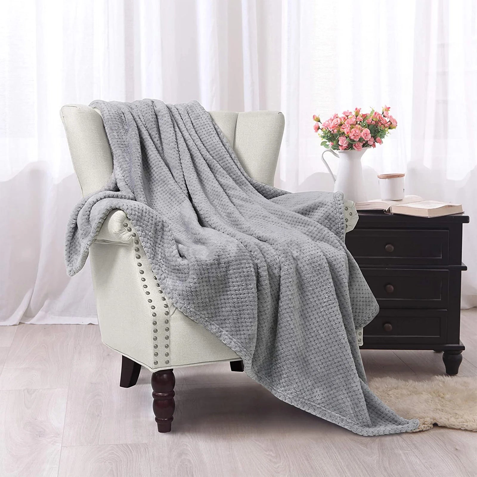 Exclusivo Mezcla Waffle Textured Extra Large Fleece Blanket, Super Soft and Warm Throw Blanket for Couch, Sofa and Bed (Light Grey, 50x70 inches)-Cozy, Fuzzy and Lightweight