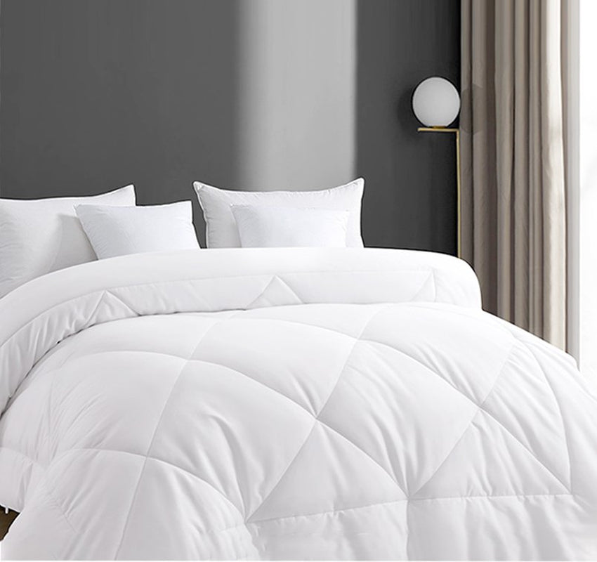 SOPAT All Season Down Alternative Comforter Hotel Luxury Quilted Duvet Insert Cooling Washable Hypoallergenic Reversible Quilt - Twin,White